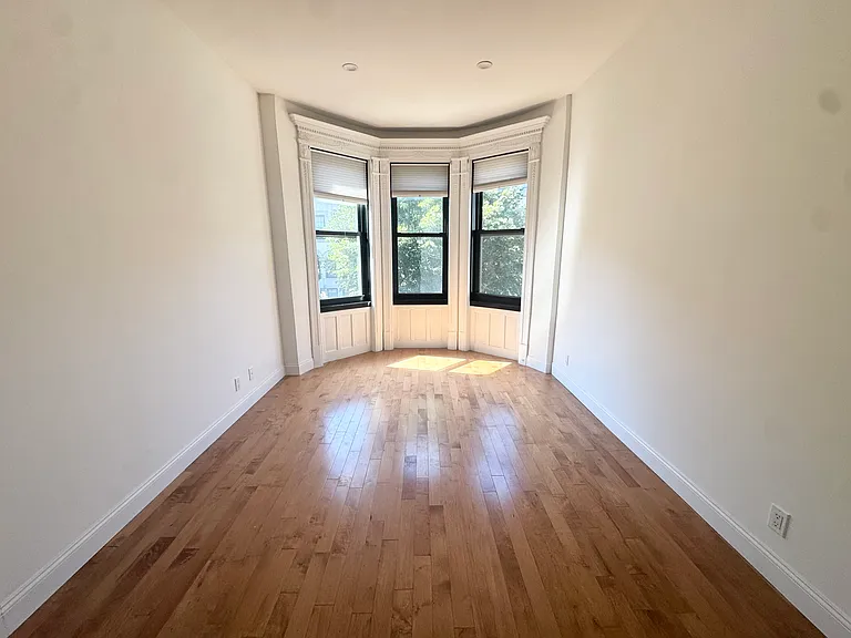 703 Macdonough St #2 — Photo 1