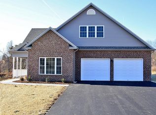 2730 Cottage Rose Ln, Roanoke, VA 24012