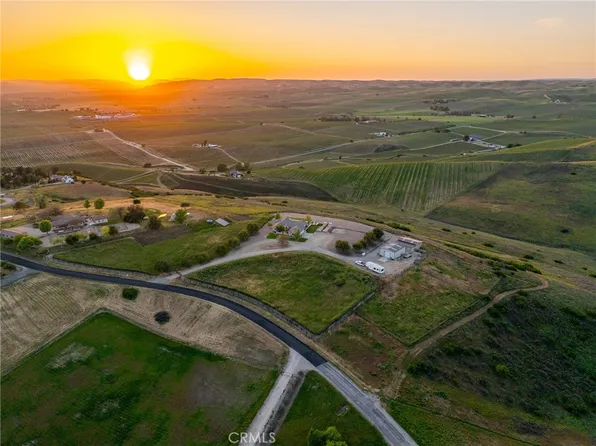6060 Buckhorn Ridge Pl, San Miguel, CA 93451