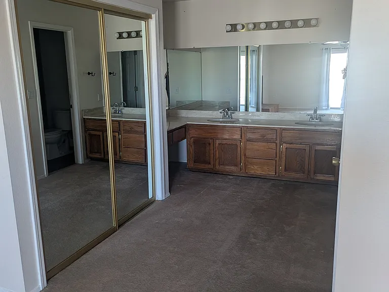 10233 La Paz Dr NW — Photo 9