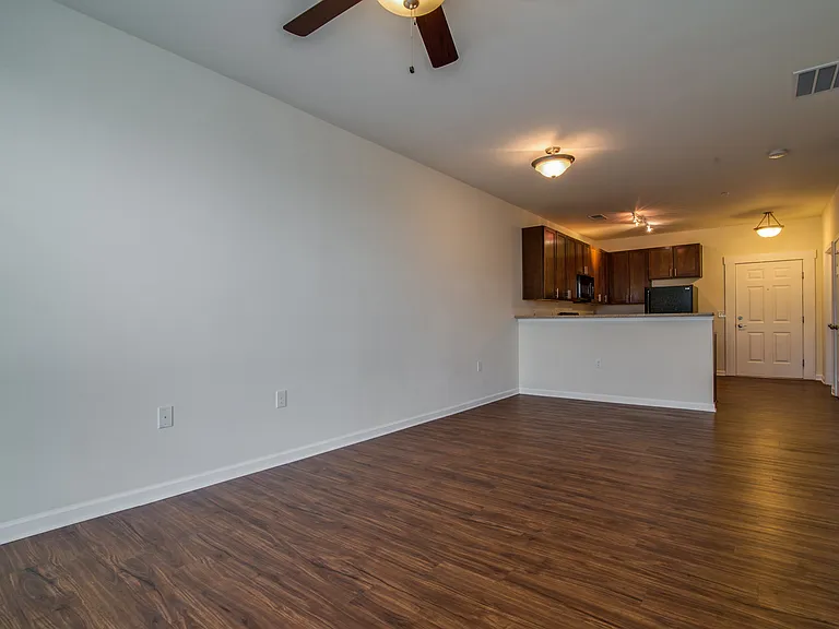 Catherine 36 Apartments — Photo 31