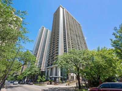 6007 N Sheridan Rd APT 7J, Chicago, IL, 60660