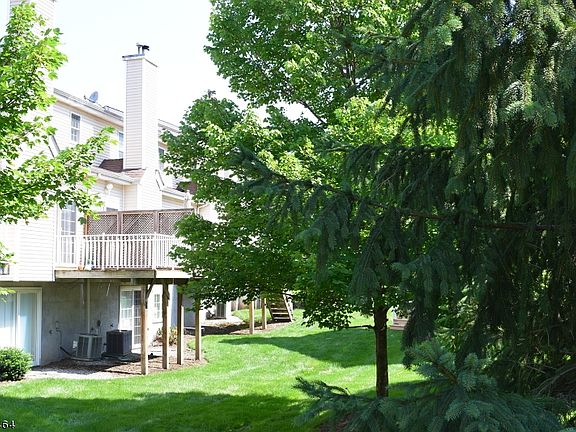 3rd image of 223 Emily Pl