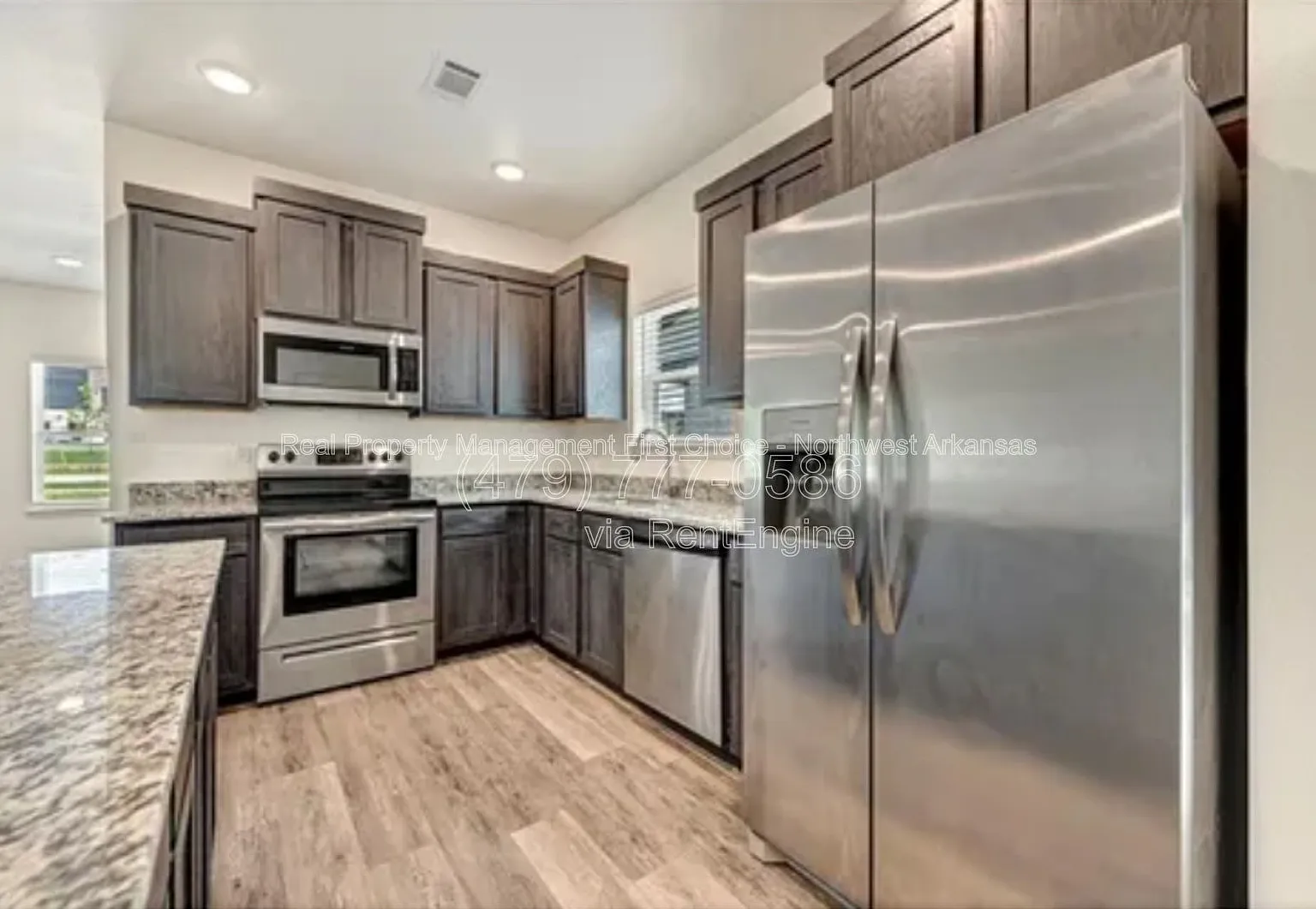 4 bed, 4.5 bath, 2011 sqft, $2,400 — Photo 3