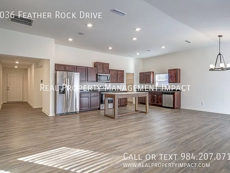 2036 Feather Rock Dr — Photo 16
