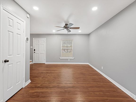 4th image of 6341 Bordeaux Ave