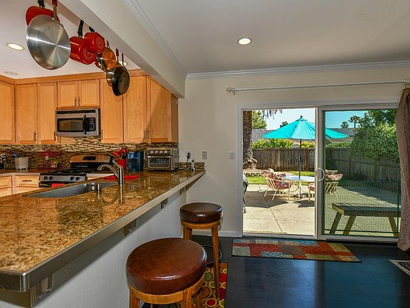 4th image of 651 Cunard Drive