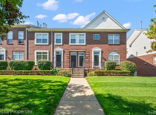 43103 Strand Dr, Sterling Heights, MI