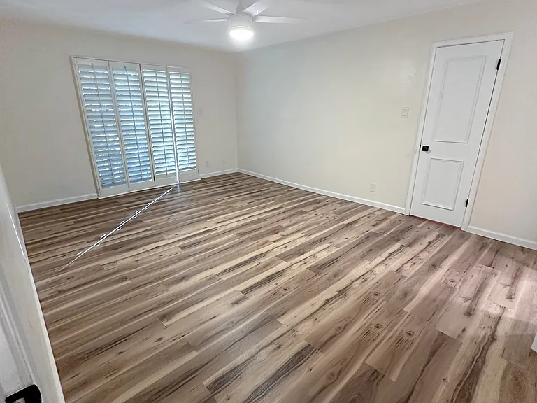 2301 Ridgmar Plz — Photo 9