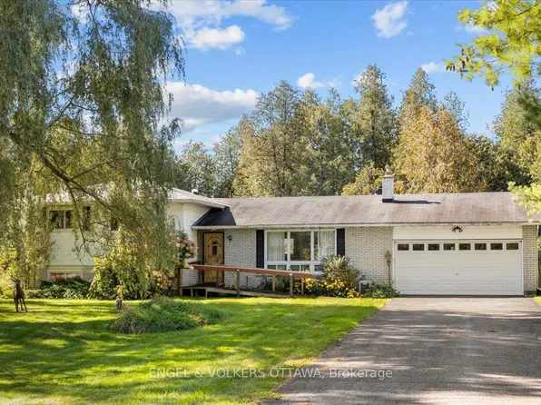 1499 Corkery Rd, Ottawa, ON K0A 1L0