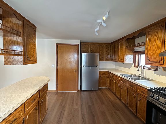 4th image of 39 Broad St #2