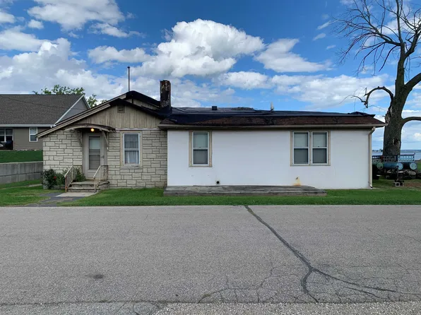 2382 Longtail Beach Ln, Suamico, WI 54173