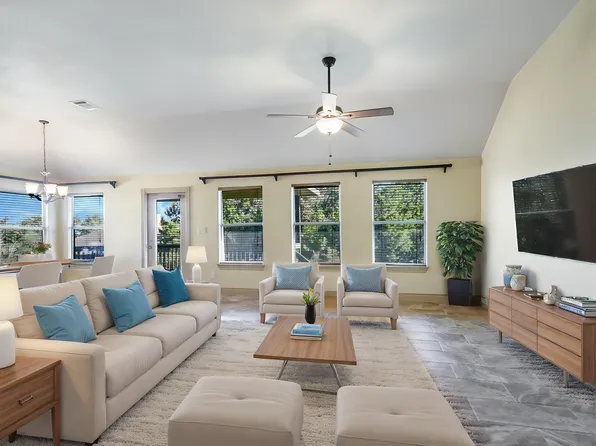 10807 Glenn View Cir, Dripping Springs, TX 78620