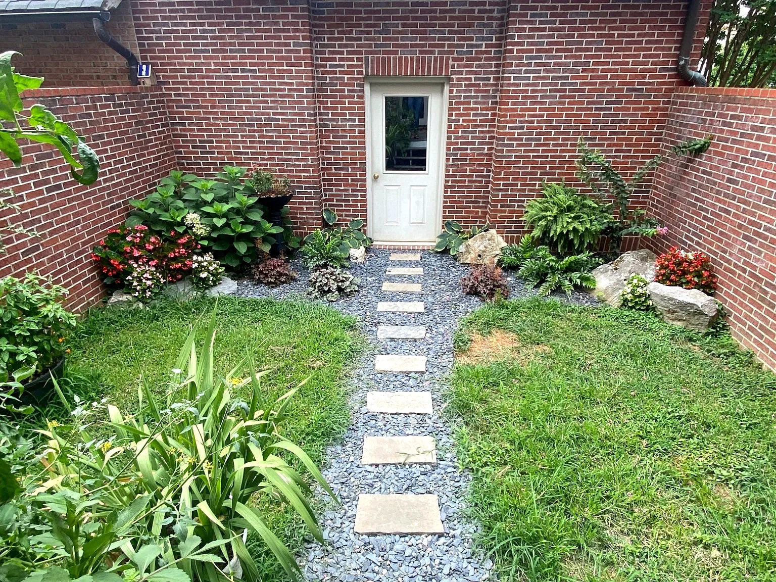 4 bed, 3.5 bath, 2166 sqft, $2,350 — Photo 3