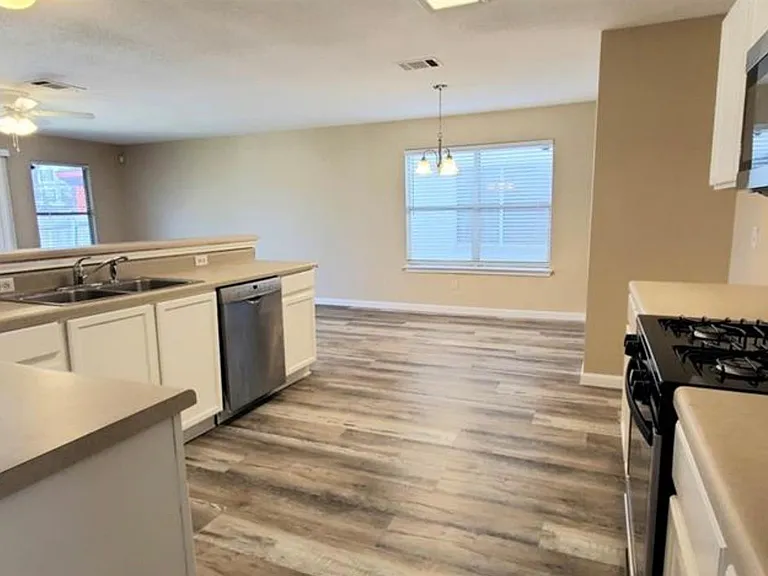 3922 Haleys Way — Photo 7