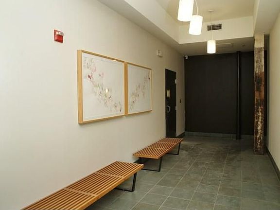 4th image of 411 Brazos St Ste 100B