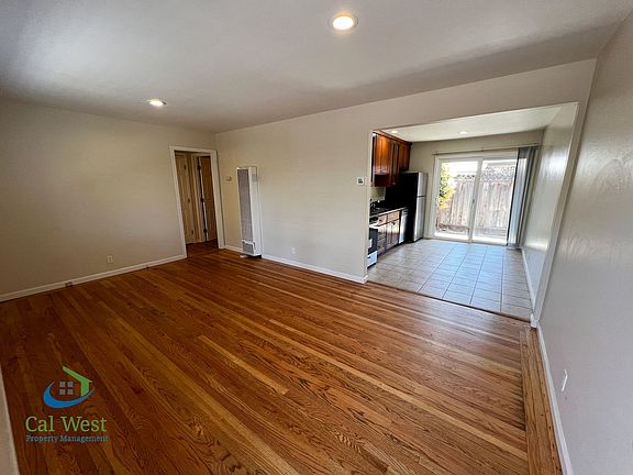 5th image of 400 Tyrella Ave #E