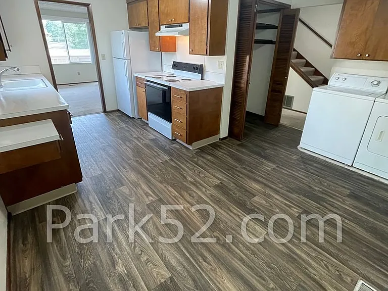 1446 Rainier Dr #4 — Photo 1