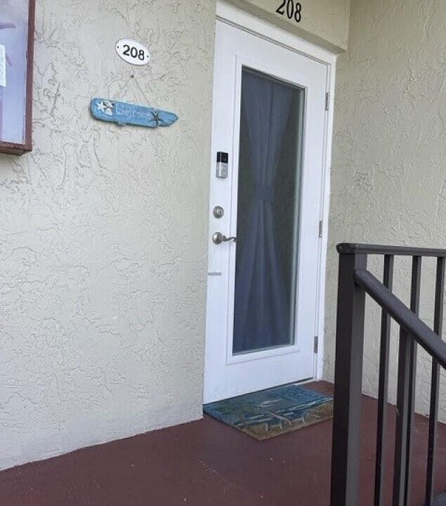 1st image of 7 Willowbrook Lane #208