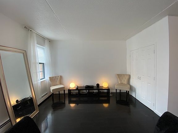 3rd image of 213 W 121st St #4