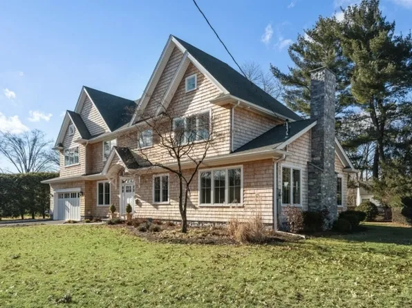 3 Prescott Rd, Hohokus Boro, NJ 07423