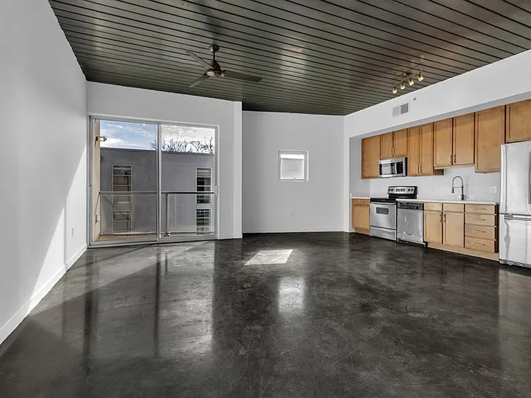 Largest 1 bdrm in complex and open floor plan with lots of natural light