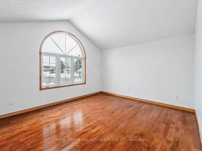 82 Whitlaw Way — Photo 6