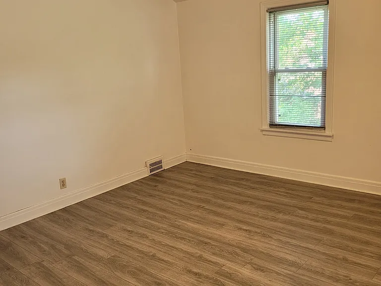 3567 Chapin Ave #2 — Photo 3