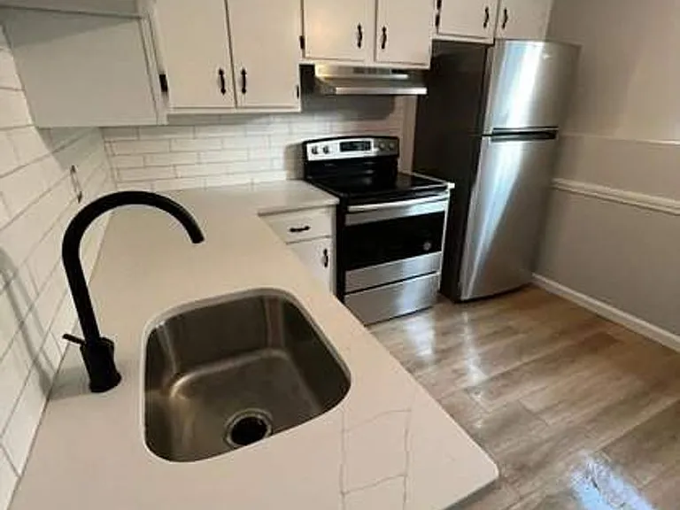205 Main St. — Photo 14