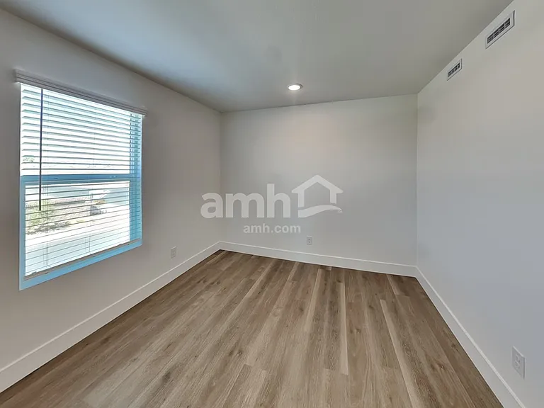 8135 Braavos Peninsula Ave — Photo 18