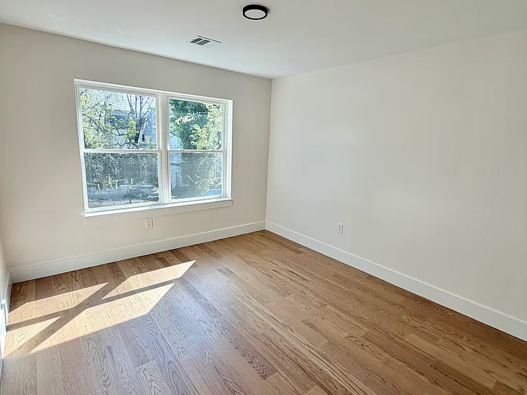 418 Avon Ave #3 — Photo 23