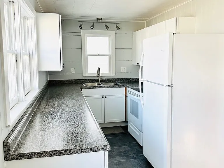 2503 Garfield Ave — Photo 11