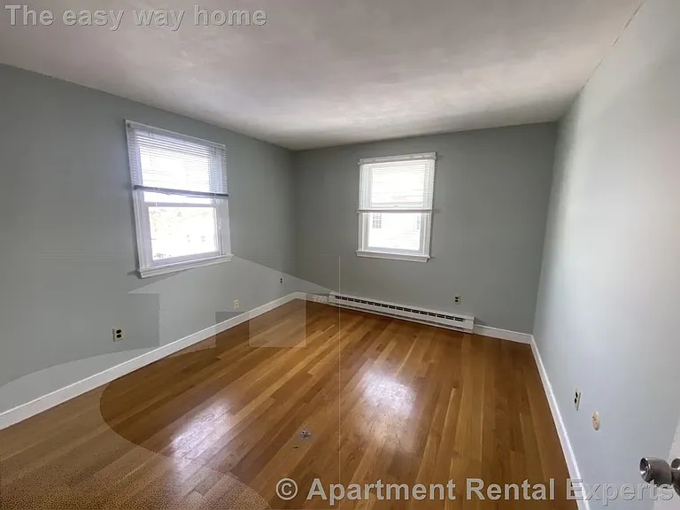 92 Sylvia St — Photo 5