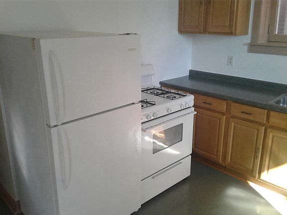 4th image of 3422 Lawn Ave #A