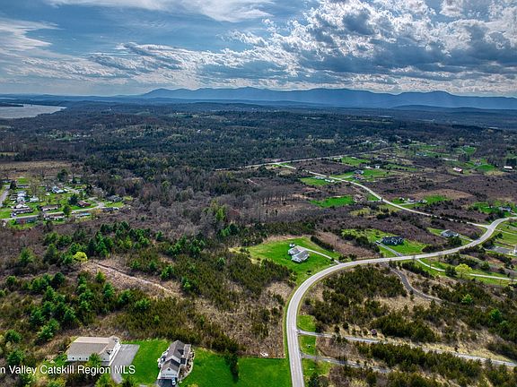 3rd image of 3184 Sleepy Hollow Road