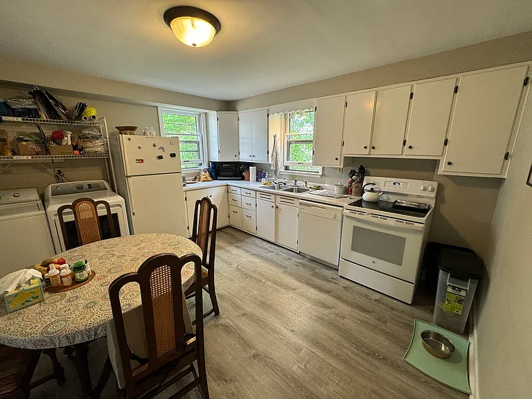431 W Franklin Ave #2 — Photo 4