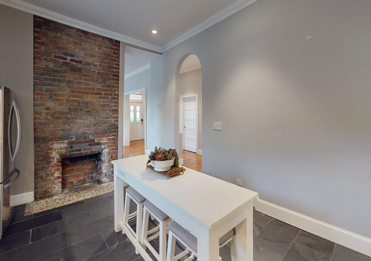 Waitlist for Aug2027Jul2028 Now Open! |5BR/3BA Home in Fort Sanders | Walk to UTK Campus — Photo 3