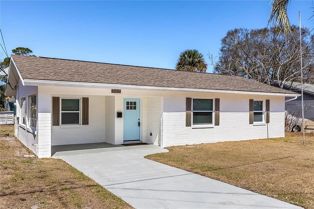 3 bed, 1.0 bath, 1023 sqft, $2,100 — Photo 1