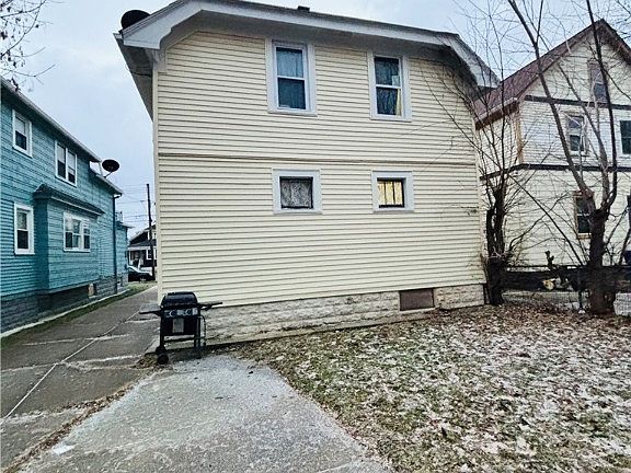 3rd image of 60 Arden Ave