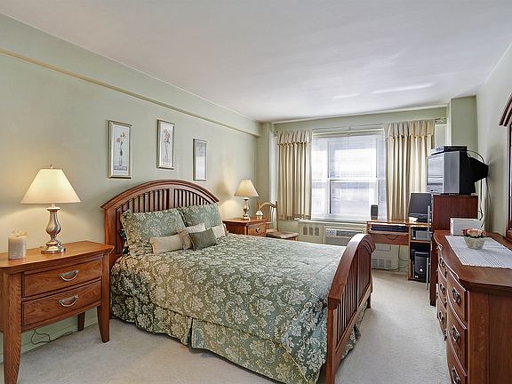 3rd image of 251 E 51st St APT 10C