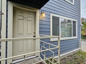 1819 10th Ave W, Seattle, WA