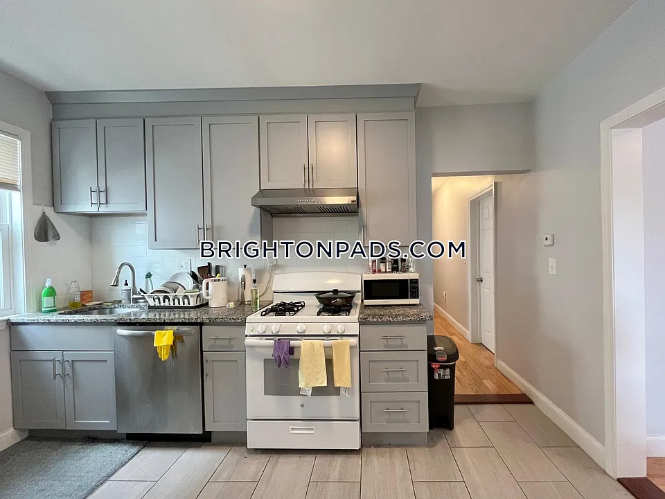29 Waverly St #1