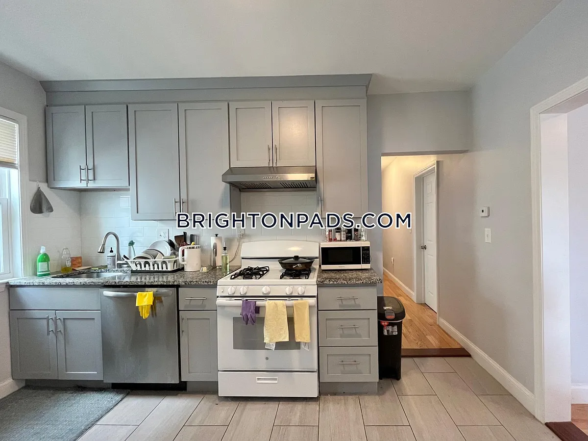 Building Photo - 29 Waverly St #1