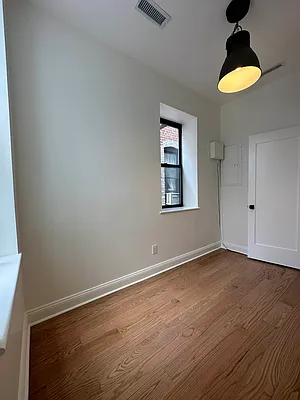 Rented by Peter R. Hungerford, LREB | media 20