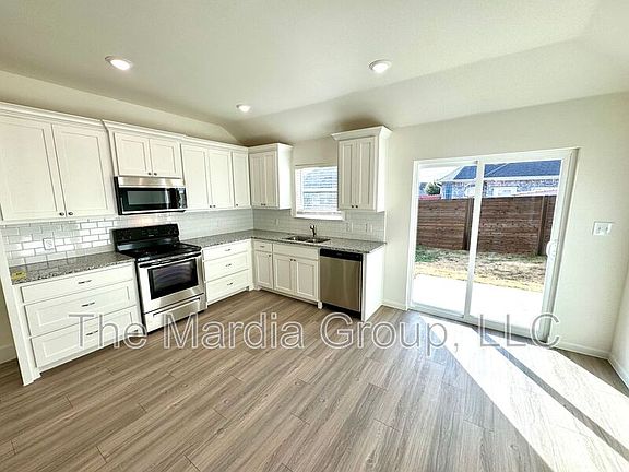 4th image of 4910 Dry Creek Rd