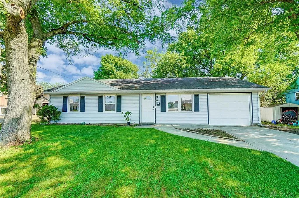 1146 Klose Ave photo 1