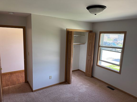 4th image of 617-619 Illini Ct #617