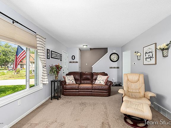 3rd image of 4776 Millhaven Dr SE