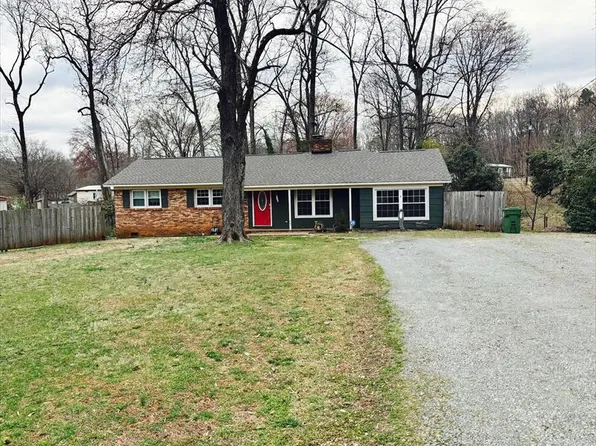 212 Weldon Cir, Mount Holly, NC 28120