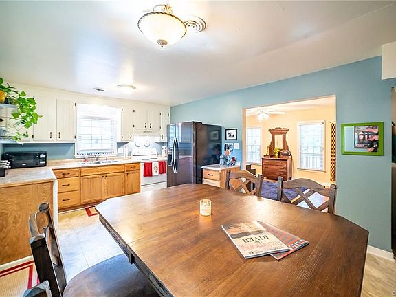 4th image of 806 Vickilee Ct